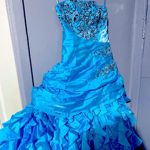 Strapless light Blue & Black lace BALL GOWN - (2nd STYLE) - Picture 2 of 11
